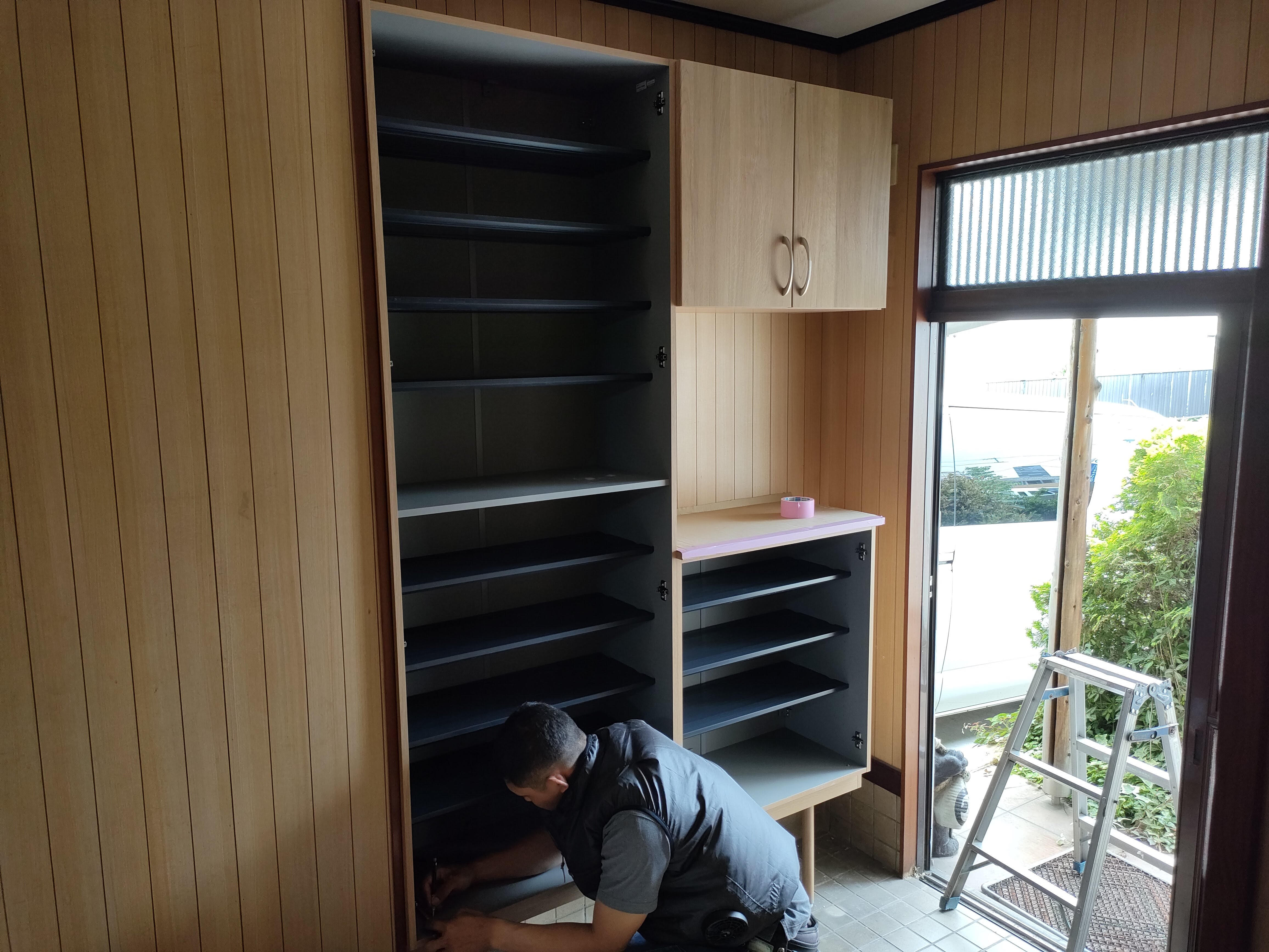 玄関　シューズボックス　施工中　カワイ建築工房