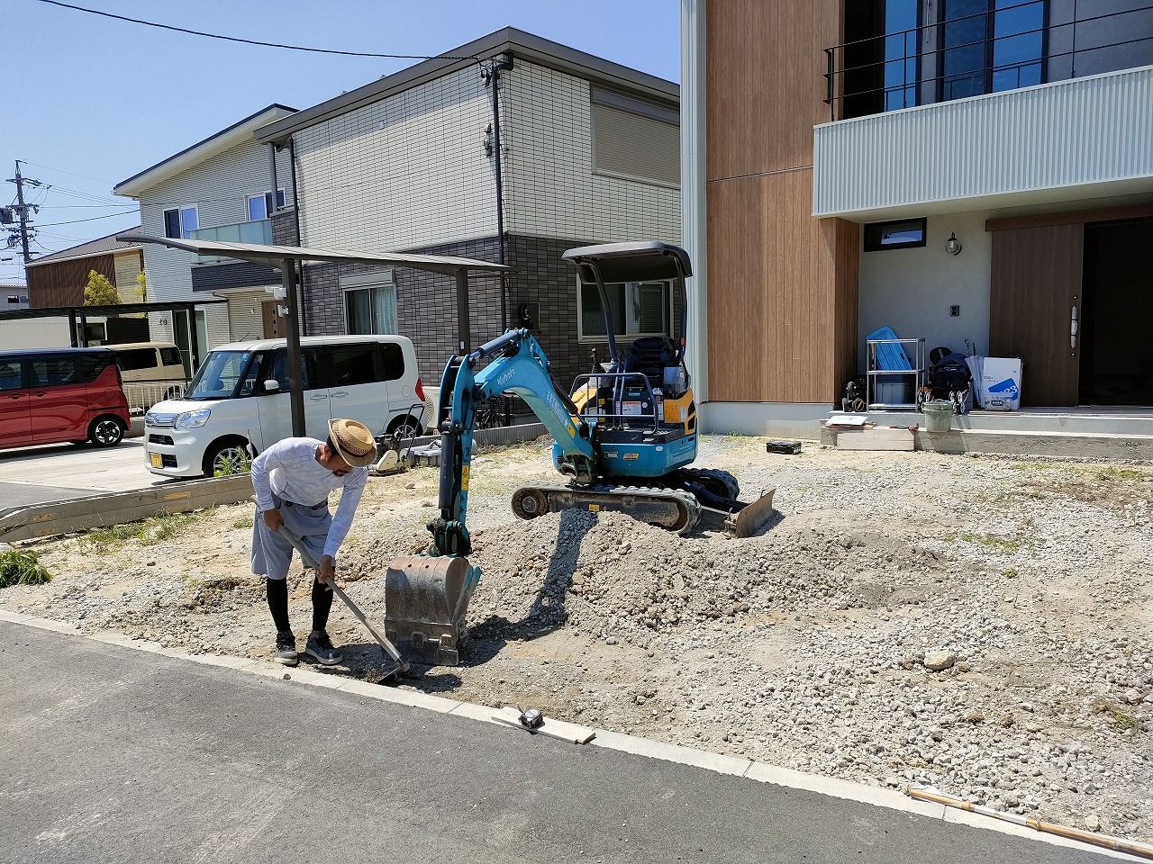 新築　外構工事　駐車場　人工芝　コンクリート　知多市　リフォーム　リノベーション　カワイ建築工房