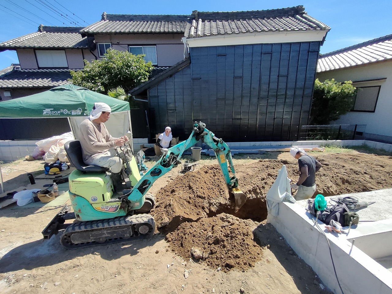 先行配管を行う小島配管さん①　知多市新築工事　注文住宅　木造住宅　リフォーム　古民家再生