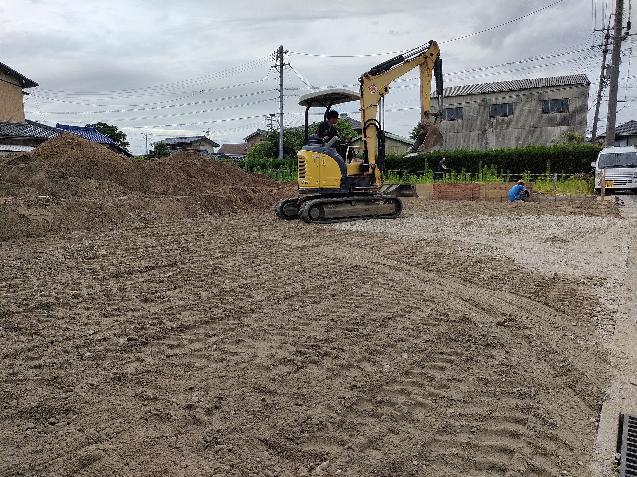 ブロック積みを行っています②　知多市新舞子　新築現場　注文住宅　1級建築士と建てる家　現場大好き