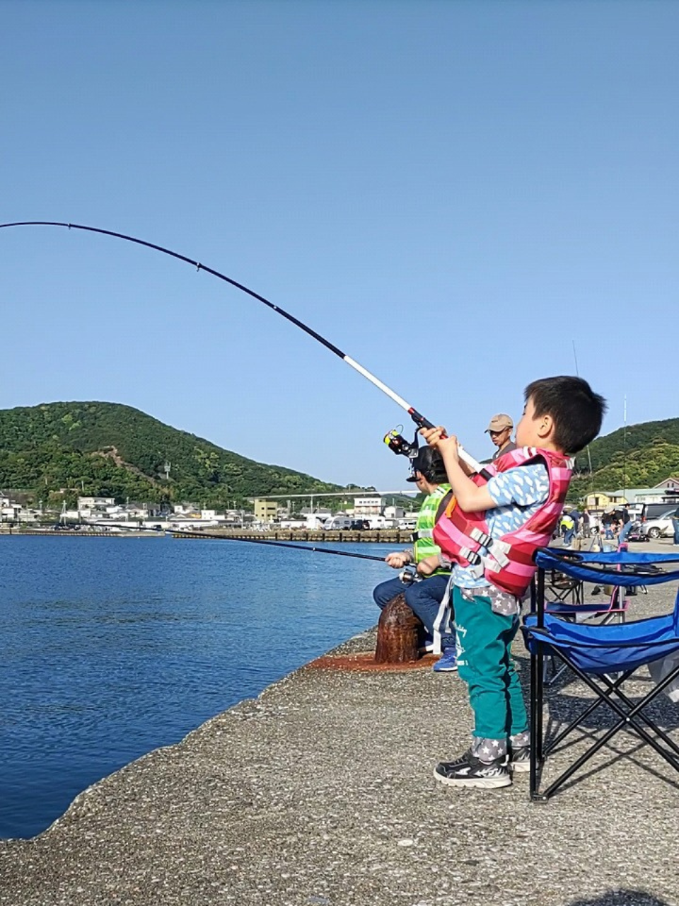 三重県　五ケ所湾　サビキ釣り　三兄弟　カワイ建築工房