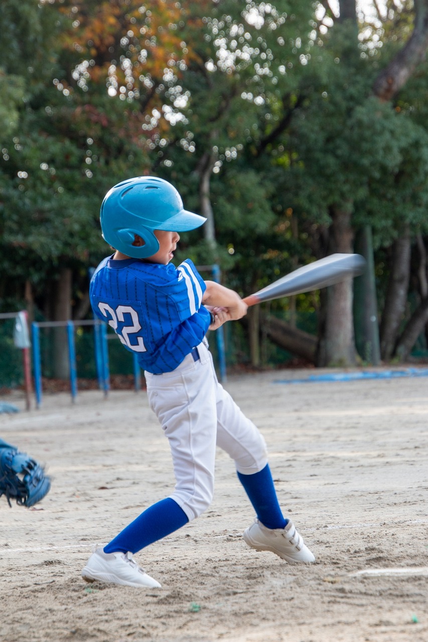 旭北ホークス　打席　３年生　フォアボール　前に飛ばしたい　カワイ建築工房