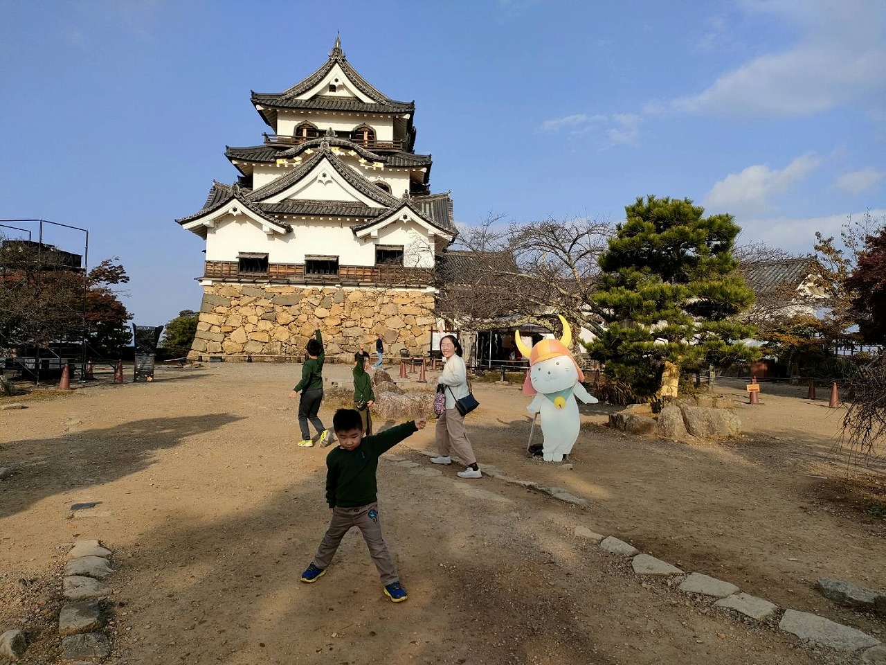 県民の日　平日にお出かけ　彦根城　空いてた　うれしい　知多市　カワイ建築工房　