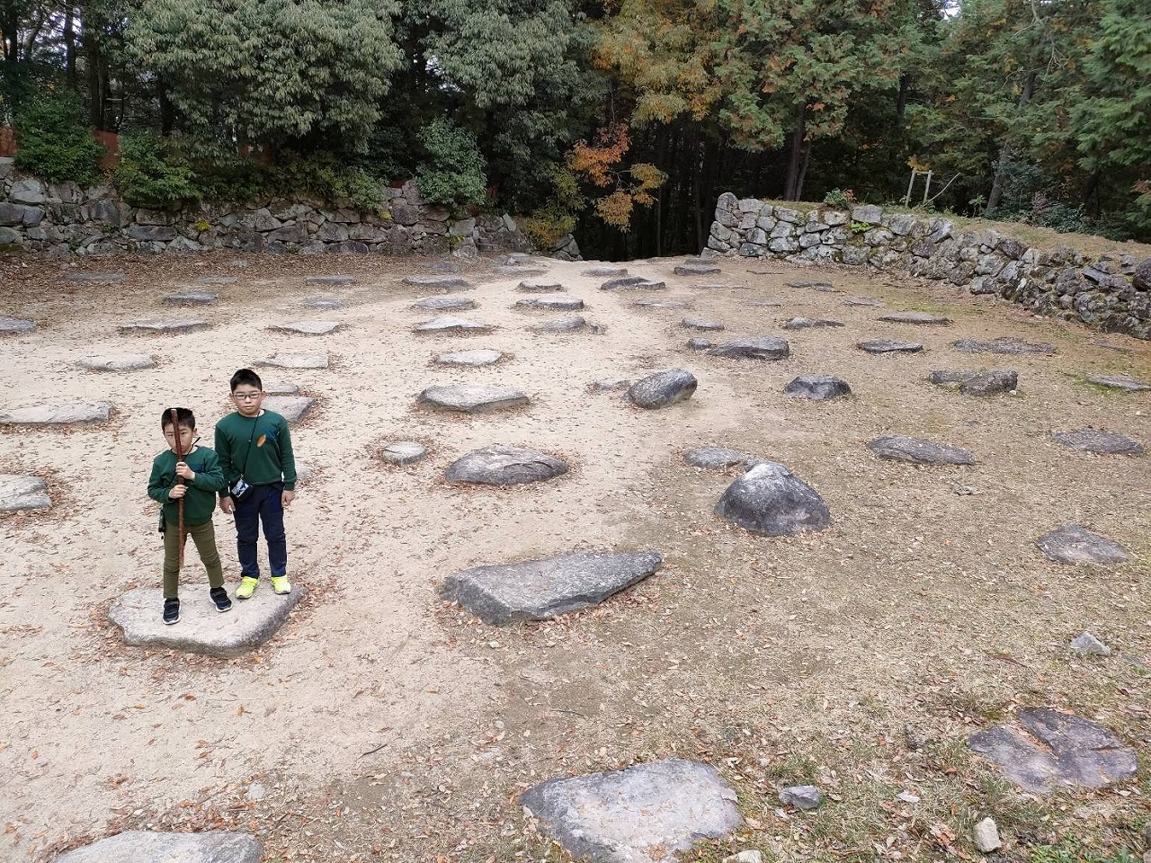 県民の日　平日にお出かけ　安土城跡　頑張って登ろう　知多市カワイ建築工房　